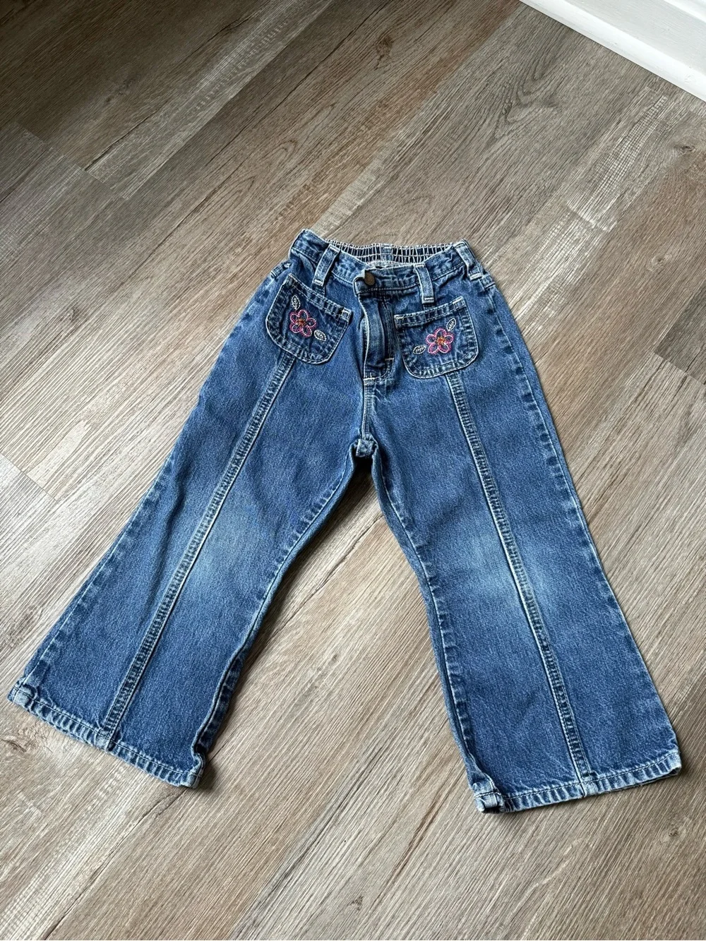 VTG OshKosh B'gosh Denim Bell Bottoms Flare Jeans Embroidered Floral Size 2T 3T